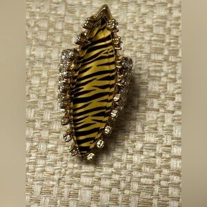 Betsy Johnson dinner bling animal print ring size 6